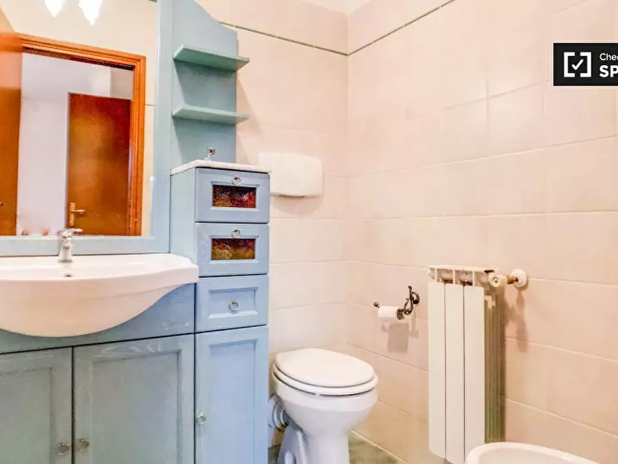 Immagine 15 di Appartamento in affitto  in Via Alberto Burri a Roma