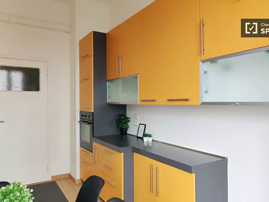 Immagine 12 di Camera condivisa in affitto  in Via Calatafimi a Milano