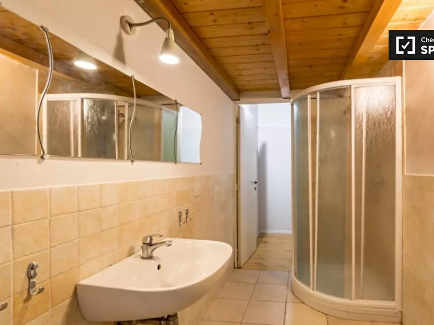 Immagine 9 di Camera condivisa in affitto  in Via Vinegia a Firenze