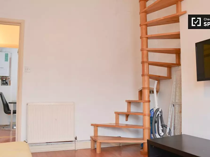 Immagine 4 di Appartamento in affitto  in Glengall Rd a Camden Town