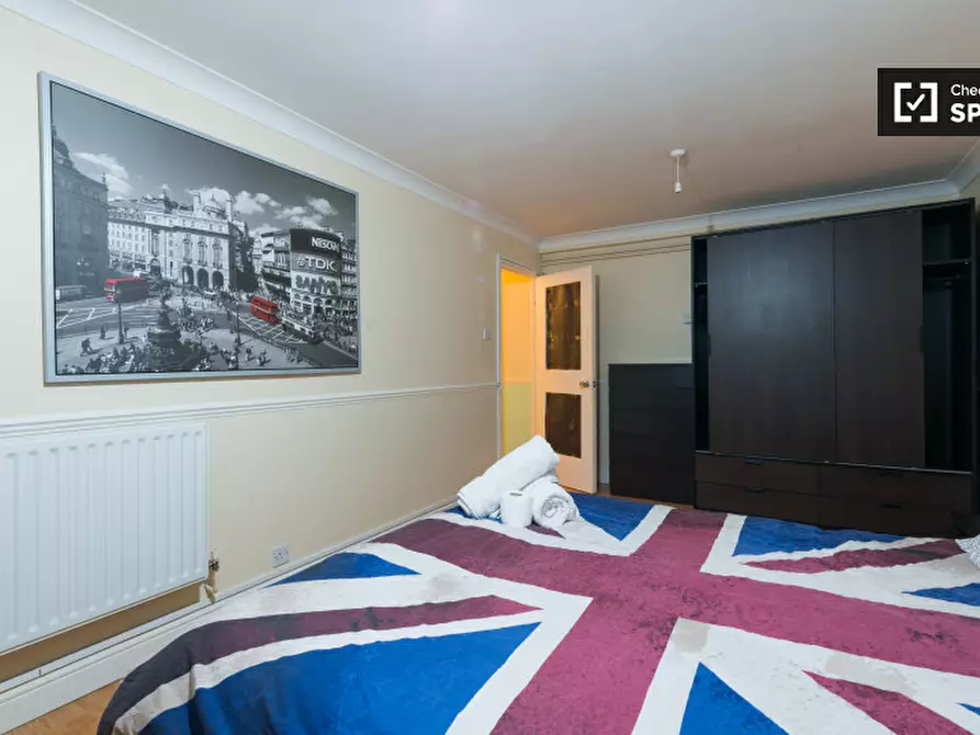 Immagine 4 di Camera condivisa in affitto  in Clovelly Way a Poplar