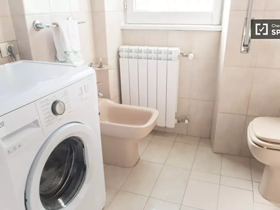 Immagine 18 di Camera condivisa in affitto  in Via Fratelli Poggini a Roma