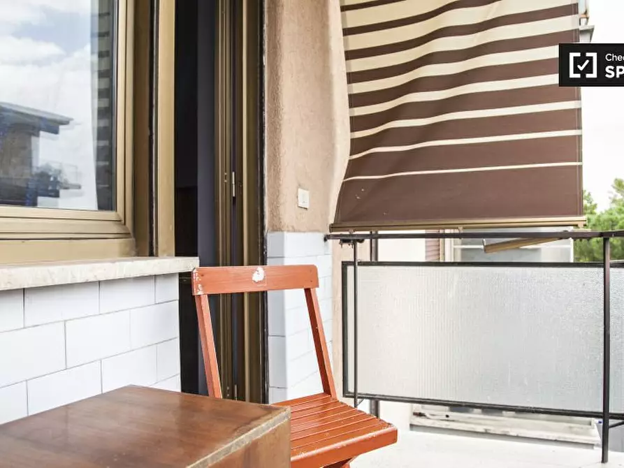 Immagine 5 di Camera condivisa in affitto  in Via Altavilla Irpina a Roma