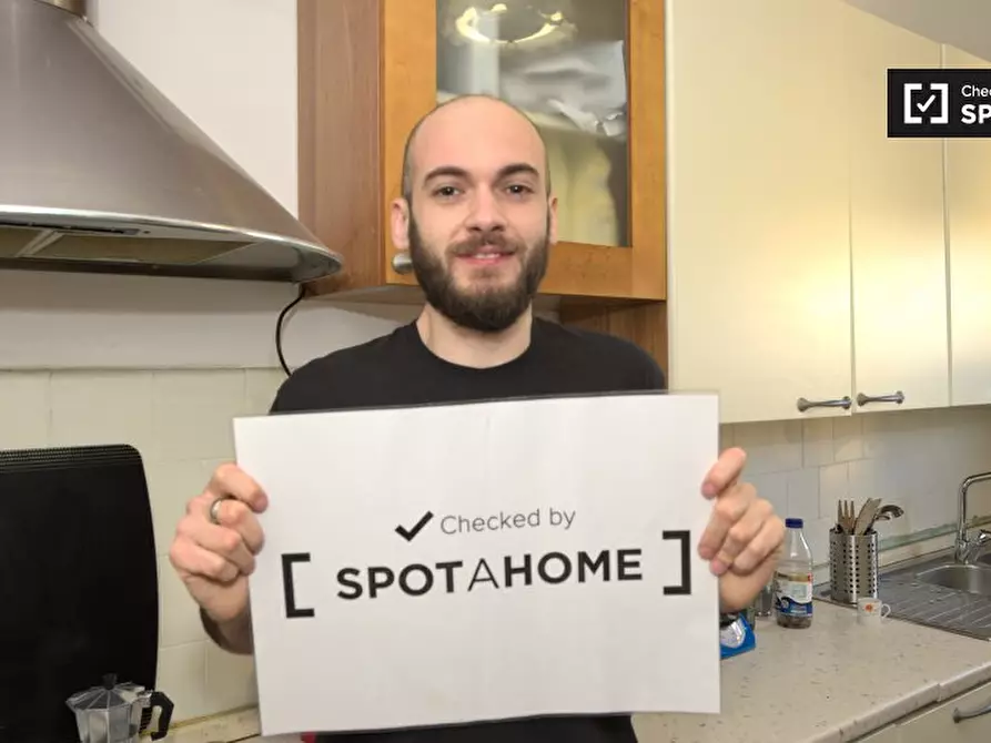 Immagine 12 di Camera condivisa in affitto  in Via Federico Ozanam a Roma