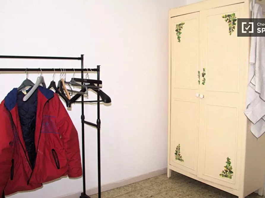 Immagine 2 di Camera condivisa in affitto  in Via Giuseppe de Robertis a Roma