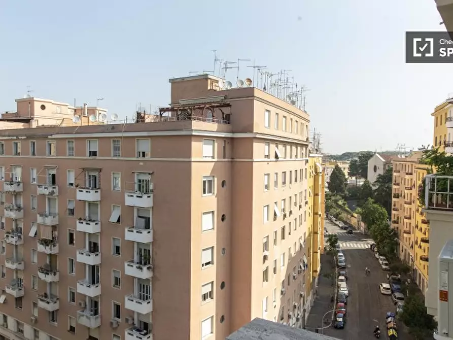 Immagine 15 di Camera condivisa in affitto  in Piazza Ragusa a Roma