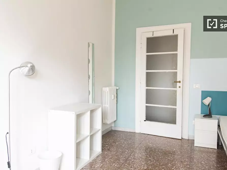Immagine 5 di Camera condivisa in affitto  in Piazzale delle Provincie a Roma