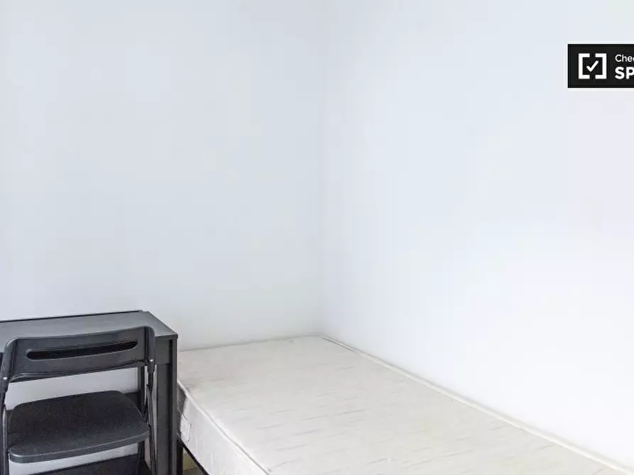 Immagine 2 di Camera condivisa in affitto  in Via Giulio Aristide Sartorio, 00147 Roma RM, Italy a Roma