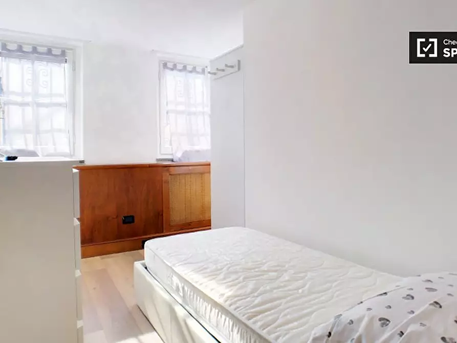 Immagine 1 di Camera condivisa in affitto  in Via Santa Maria Podone, 20123 Milano MI, Italy a Milano