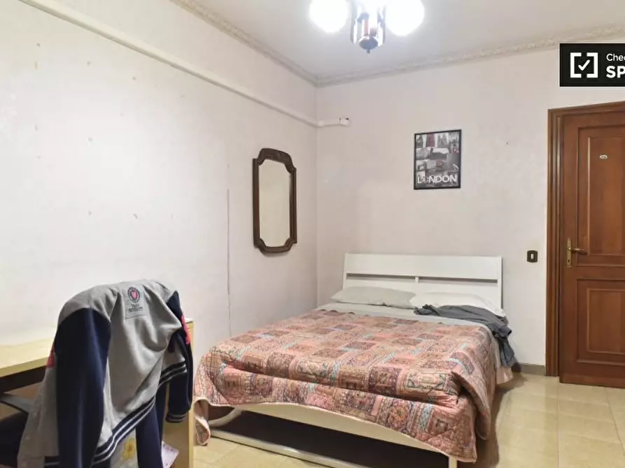 Immagine 3 di Camera condivisa in affitto  in Via Masurio Sabino, 00175 Roma RM, Italy a Roma