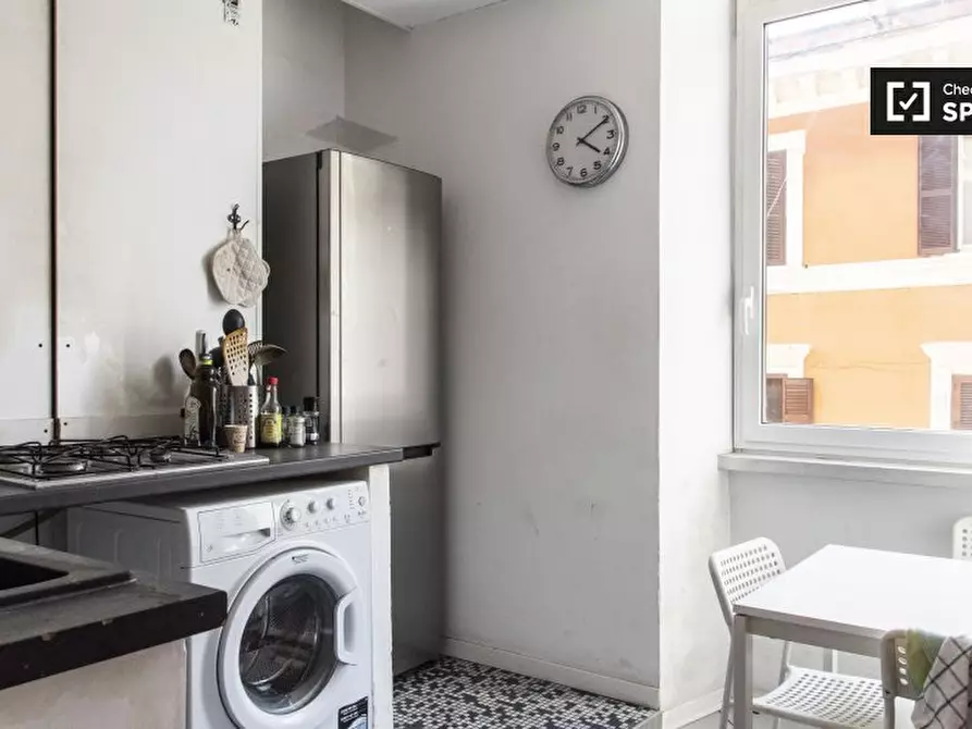 Immagine 6 di Camera condivisa in affitto  in Viale Regina Margherita, 00198 Roma RM, Italy a Roma