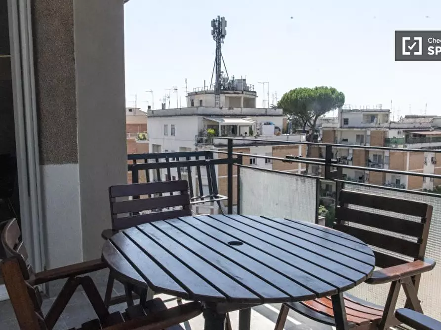 Immagine 13 di Appartamento in affitto  in Via Pietro Maffi a Roma