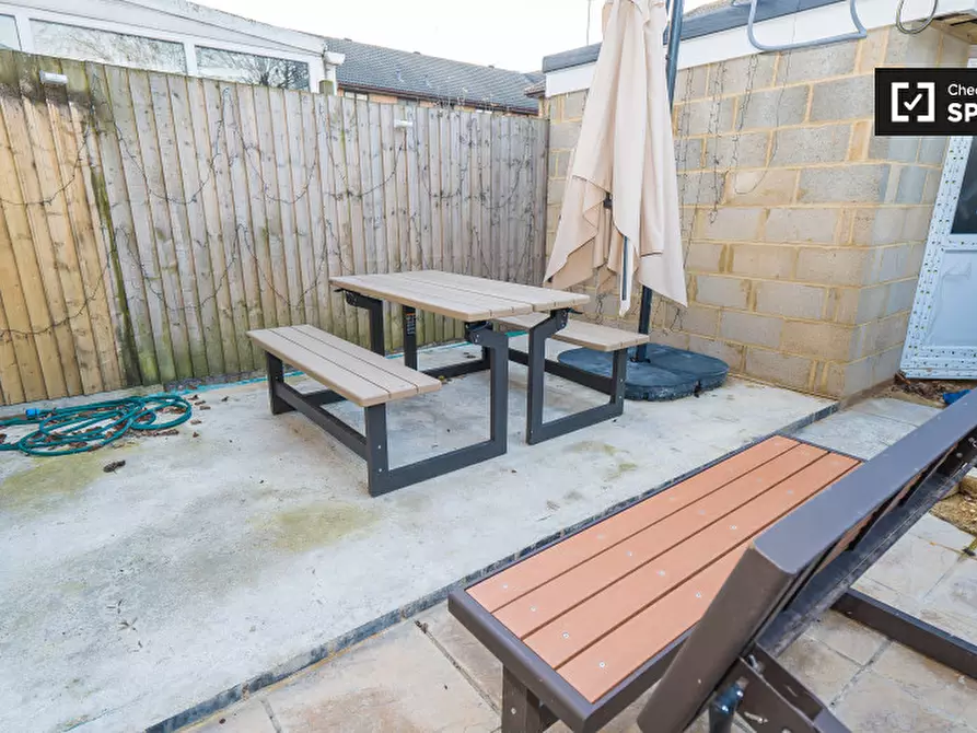 Immagine 11 di Camera condivisa in affitto  in Joshua Street, London E14 0RD a Poplar