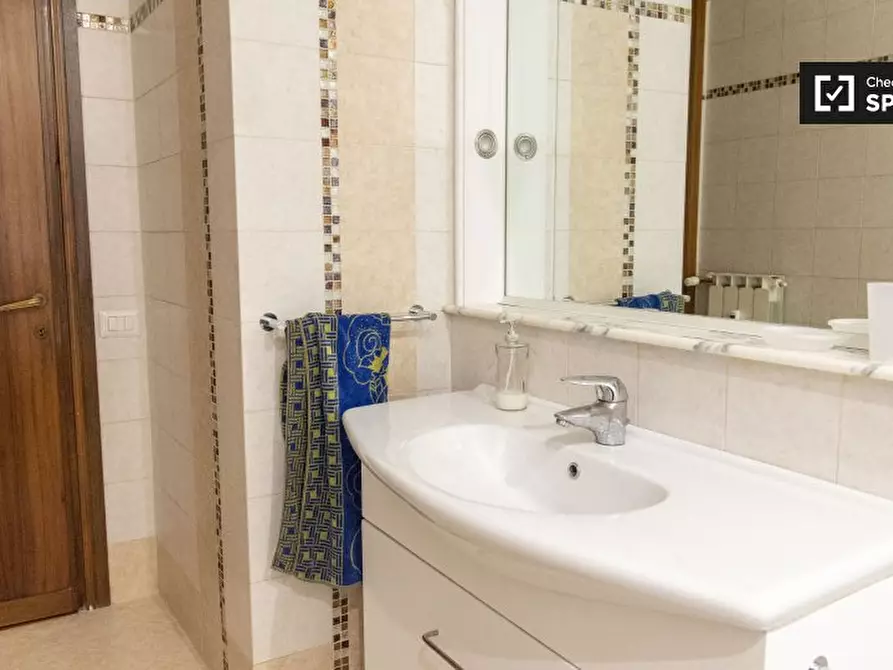 Immagine 12 di Camera condivisa in affitto  in Via Nomentana a Roma