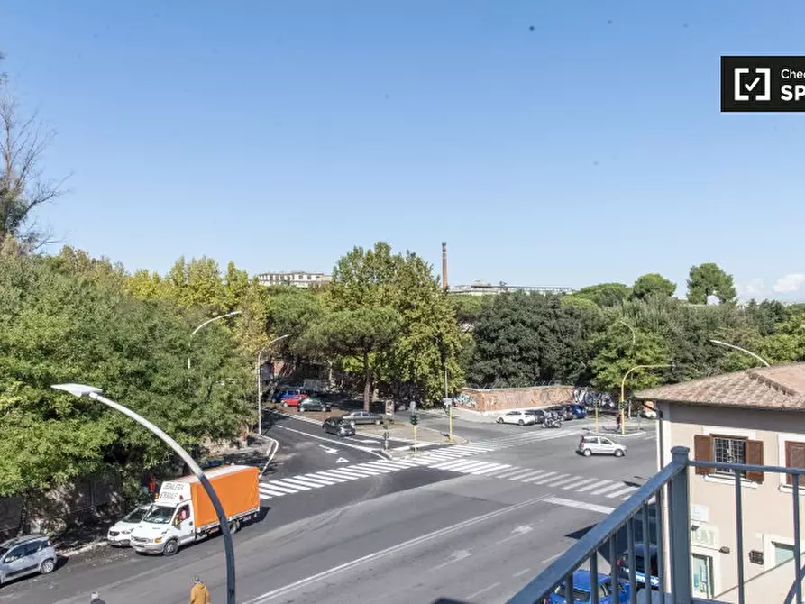 Immagine 4 di Camera condivisa in affitto  in Via Portuense a Roma