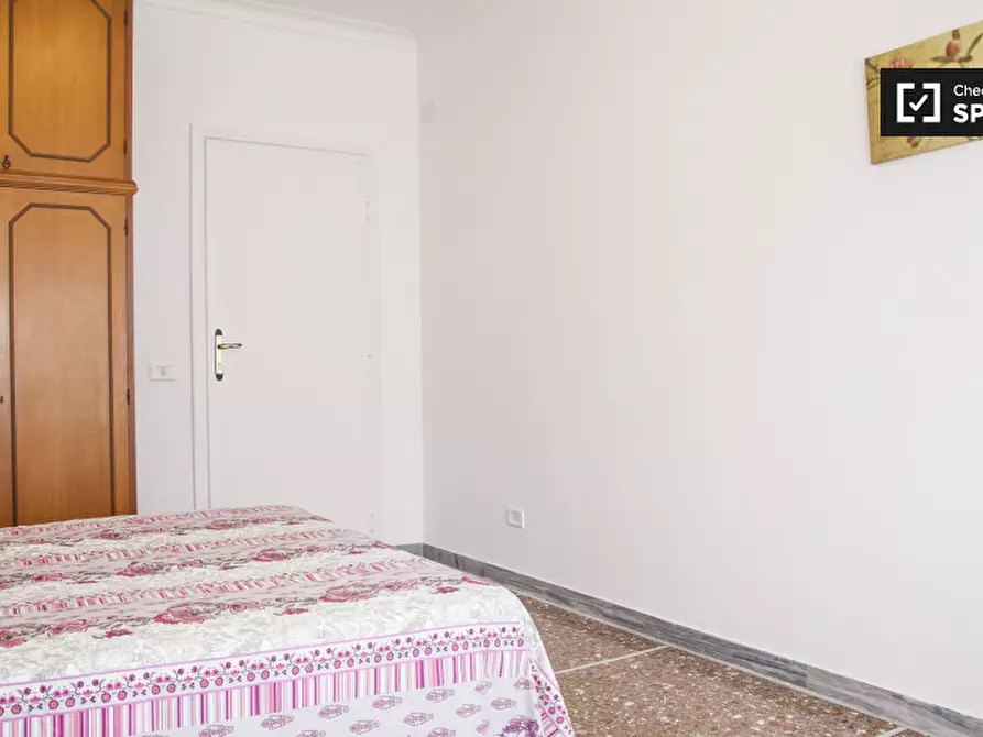 Immagine 4 di Camera condivisa in affitto  in Via Pietro Mengoli a Roma