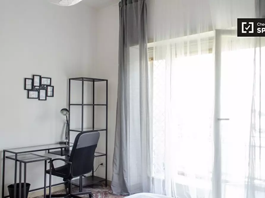 Immagine 2 di Camera condivisa in affitto  in Via Corrado Segre, 00146 Roma RM, Italy a Roma