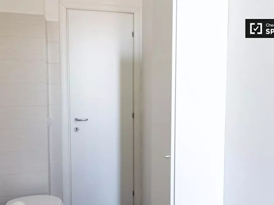 Immagine 16 di Camera condivisa in affitto  in Viale Etiopia a Roma