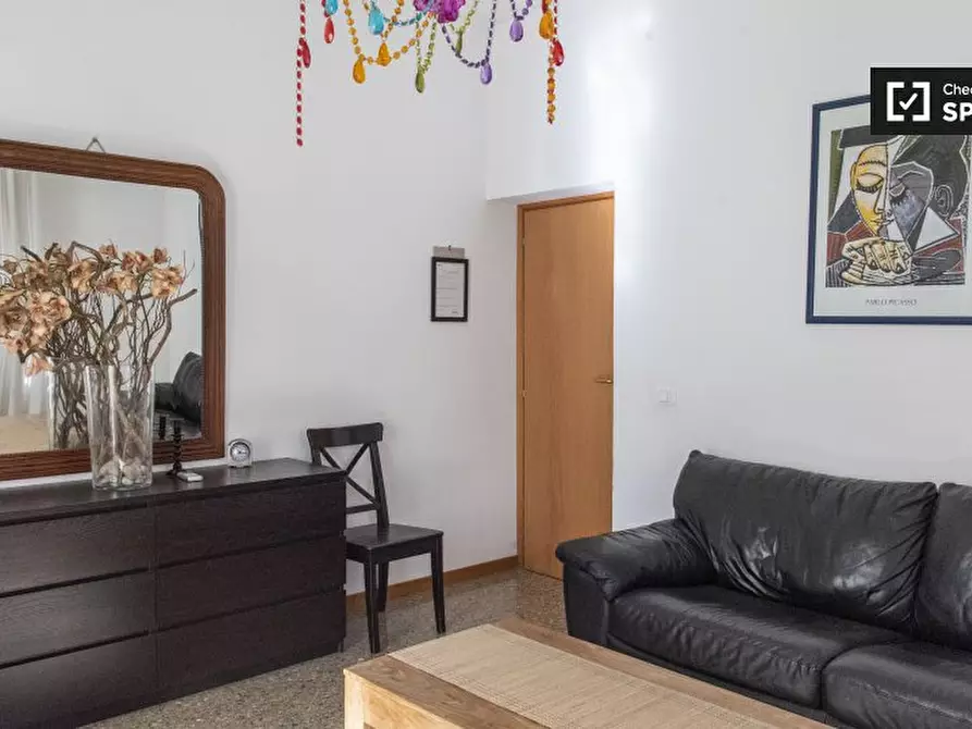 Immagine 4 di Camera condivisa in affitto  in Via Portuense a Roma