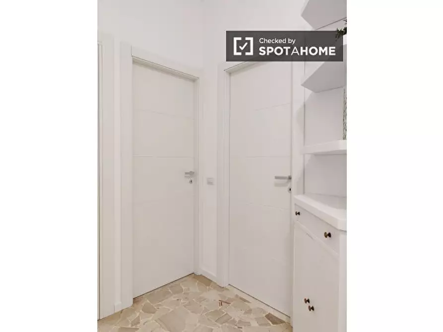 Immagine 14 di Appartamento in affitto  in Via Tavazzano a Milano