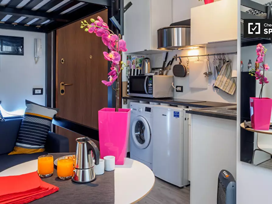 Immagine 2 di Ufficio in affitto  in Via Pietro Crespi a Milano