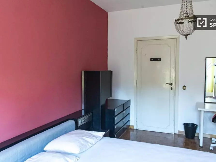 Immagine 4 di Camera condivisa in affitto  in Via Laurentina a Roma