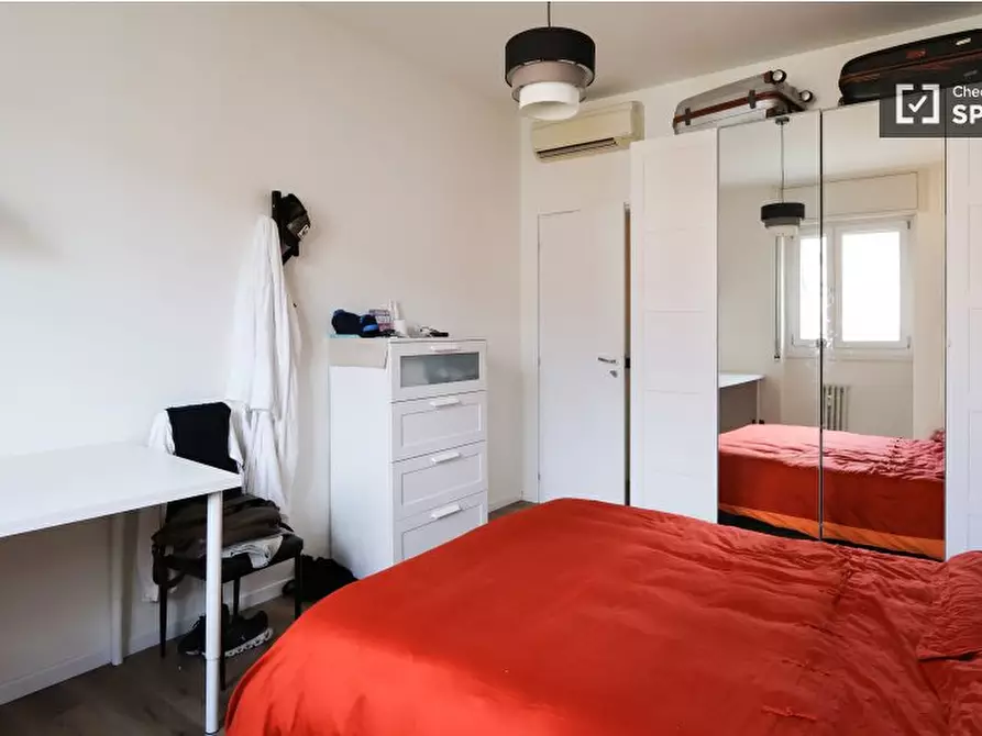 Immagine 19 di Camera condivisa in affitto  in Via Carlo Marx a Milano