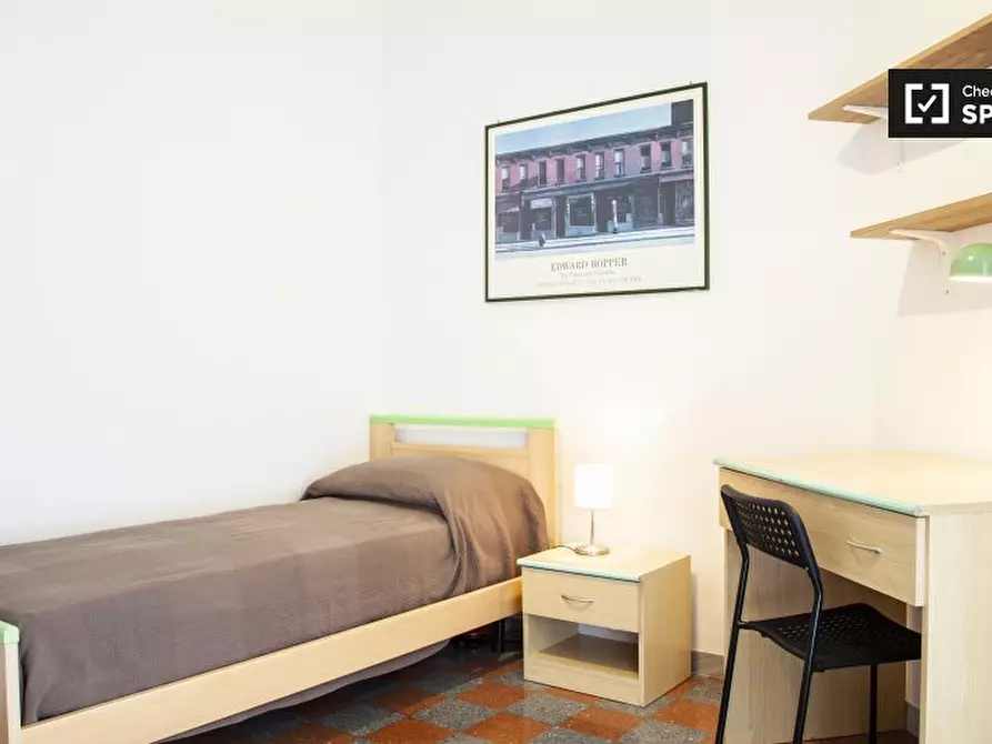 Immagine 4 di Camera condivisa in affitto  in Via degli Opimiani, 00174 Roma RM, Italy a Roma