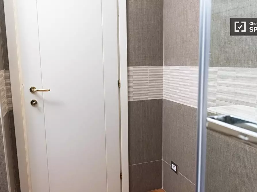 Immagine 4 di Appartamento in affitto  in Via Erode Attico a Roma