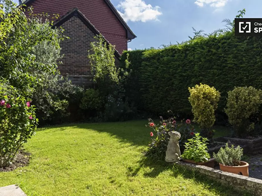 Immagine 17 di Camera condivisa in affitto  in Primrose Ln a Croydon