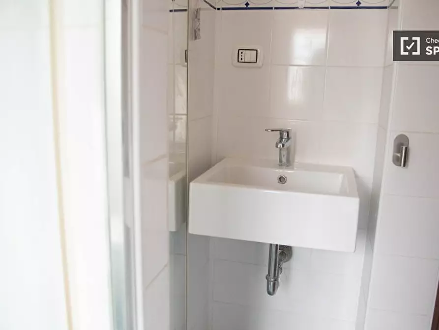 Immagine 6 di Camera condivisa in affitto  in Via Colle Di Mezzo a Roma