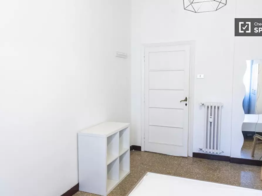 Immagine 3 di Camera condivisa in affitto  in Via Tripolitania a Roma