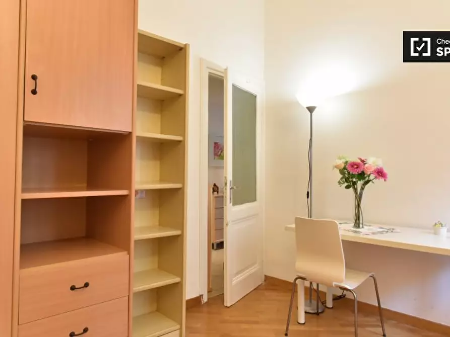 Immagine 1 di Camera condivisa in affitto  in Via Filippo Turati a Roma