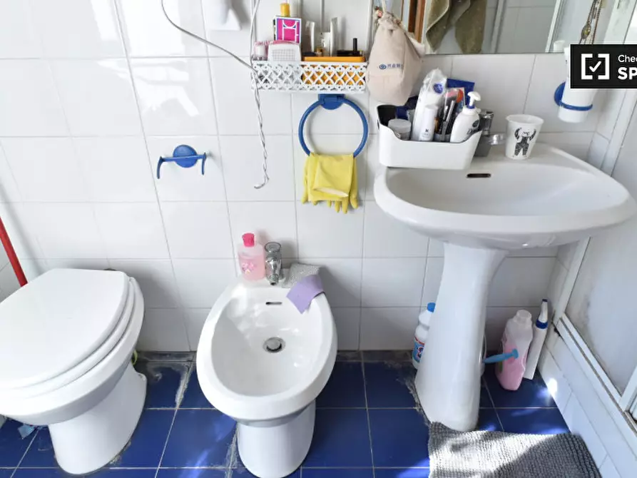 Immagine 4 di Camera condivisa in affitto  in Via dei Liburni a Roma