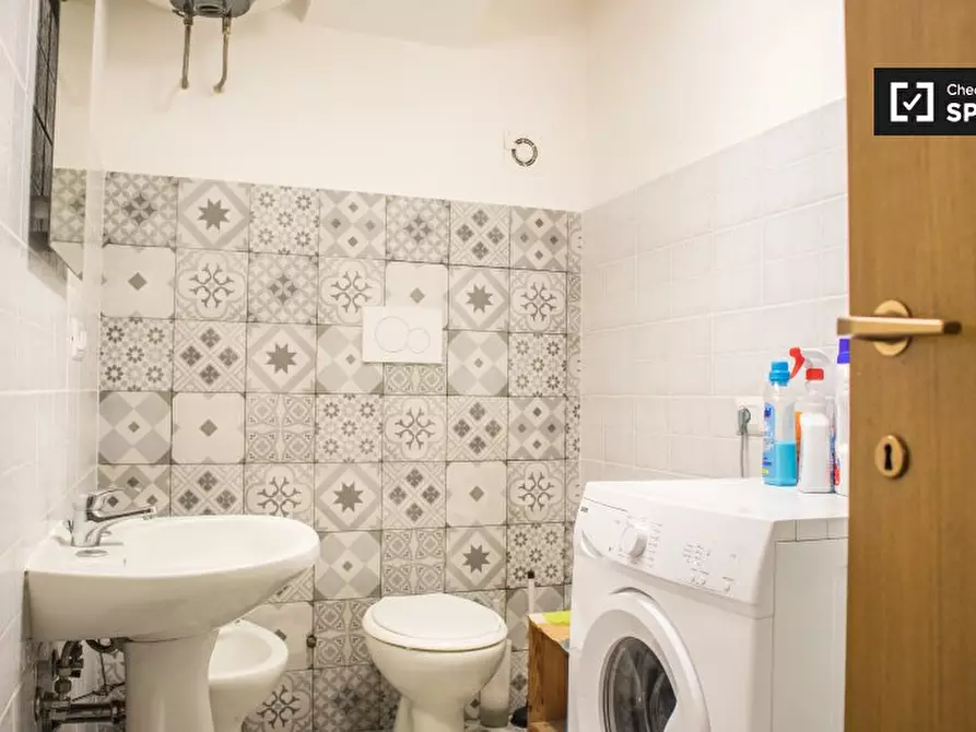 Immagine 13 di Camera condivisa in affitto  in Via dei Savorelli, 00165 Roma RM, Italy a Roma