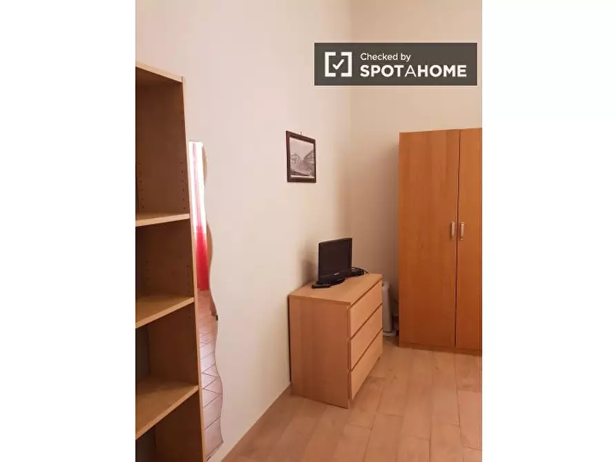 Immagine 14 di Appartamento in affitto  in Via Giacomo Savarese a Napoli