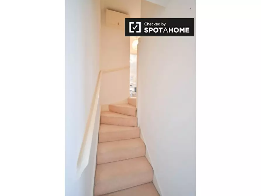 Immagine 8 di Appartamento in affitto  in Canterbury Rd, North Maida Vale, London NW6 5SR, UK a Camden Town