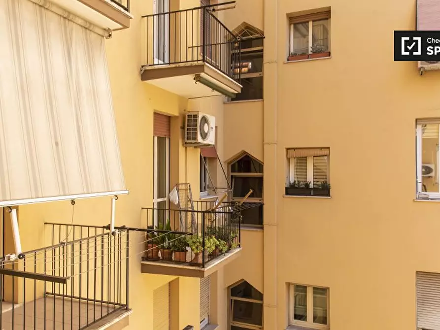 Immagine 16 di Camera condivisa in affitto  in Via Francesco Grimaldi a Roma