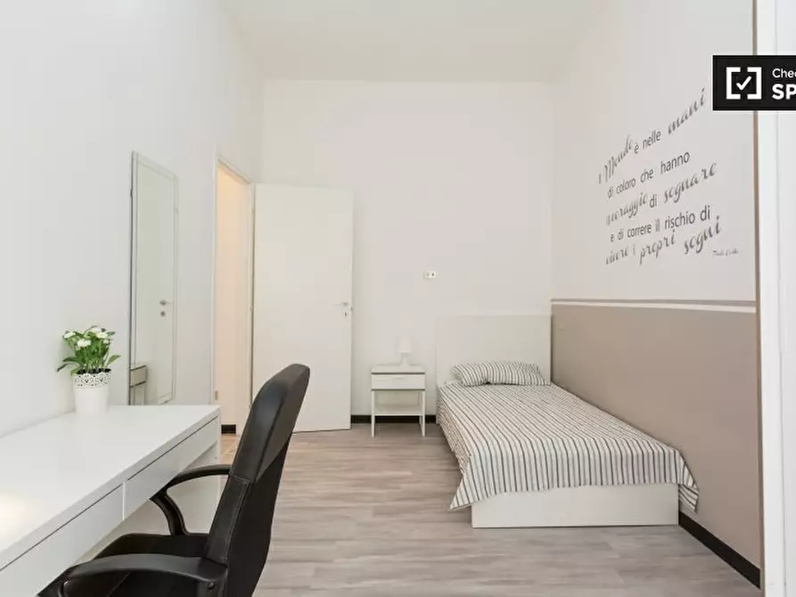 Immagine 4 di Camera condivisa in affitto  in Via Vincenzo Monti a Milano