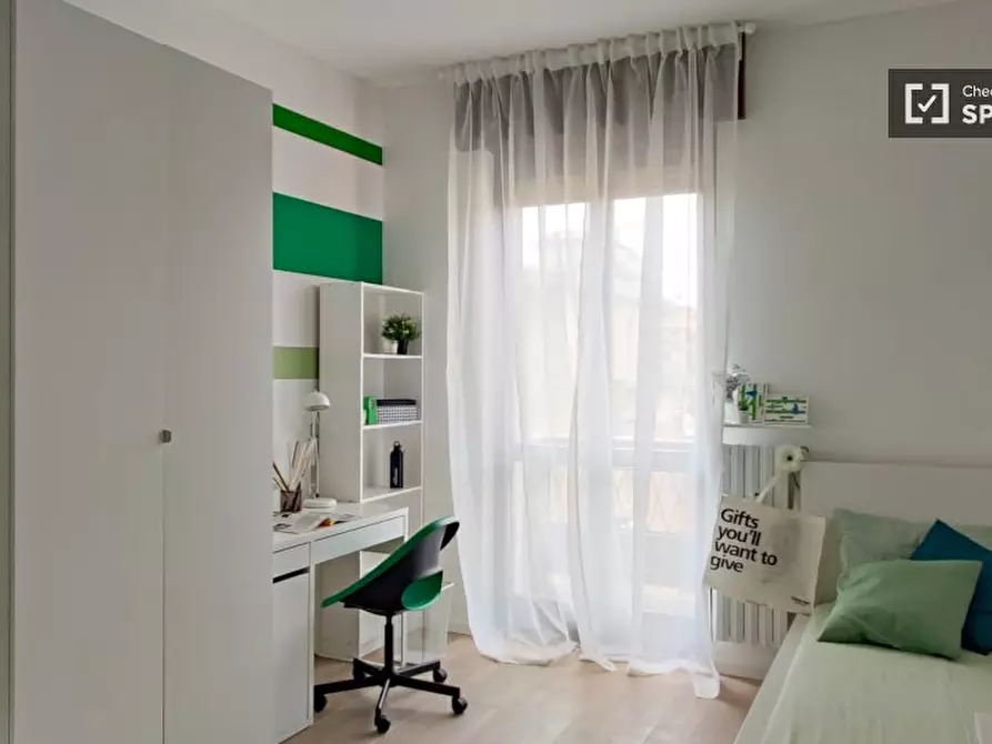 Immagine 2 di Camera condivisa in affitto  in Via Pietro Pomponazzi a Milano