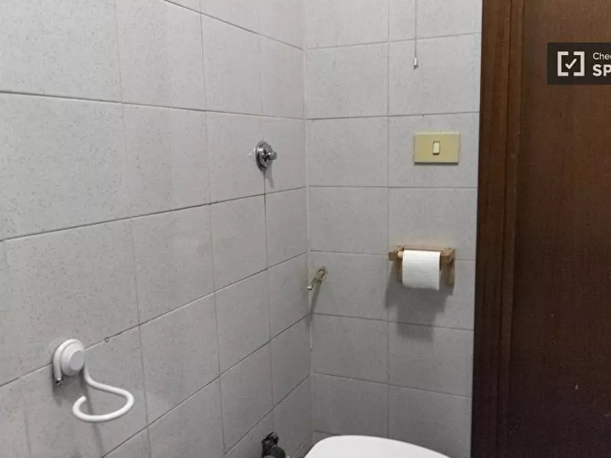 Immagine 9 di Camera condivisa in affitto  in Via Anagni a Roma