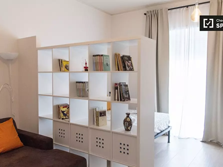 Immagine 5 di Appartamento in affitto  in Via Tuscolana a Roma