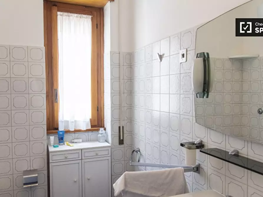 Immagine 12 di Camera condivisa in affitto  in Via Salvatore di Giacomo a Roma