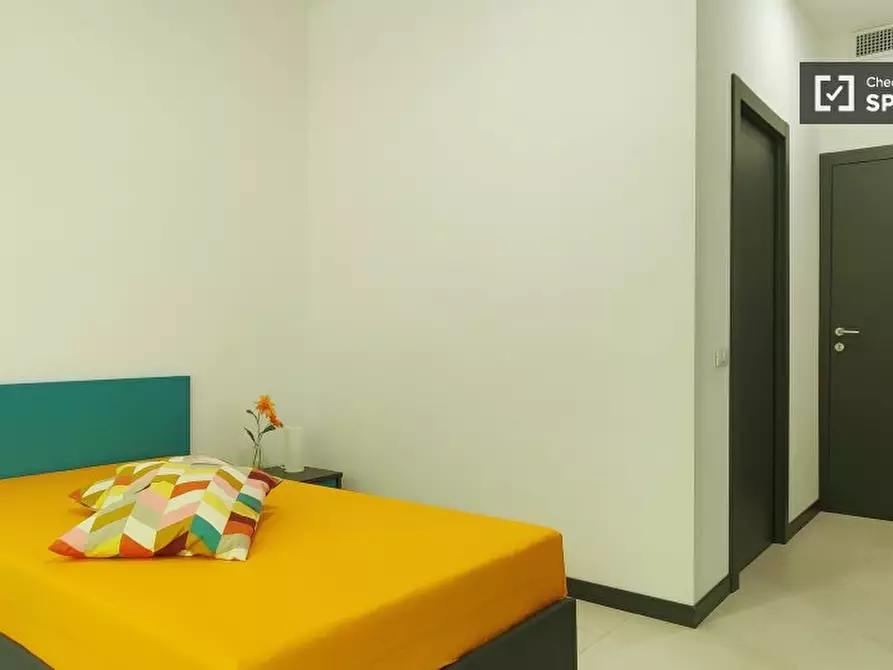 Immagine 19 di Camera condivisa in affitto  in Corso Italia a Milano