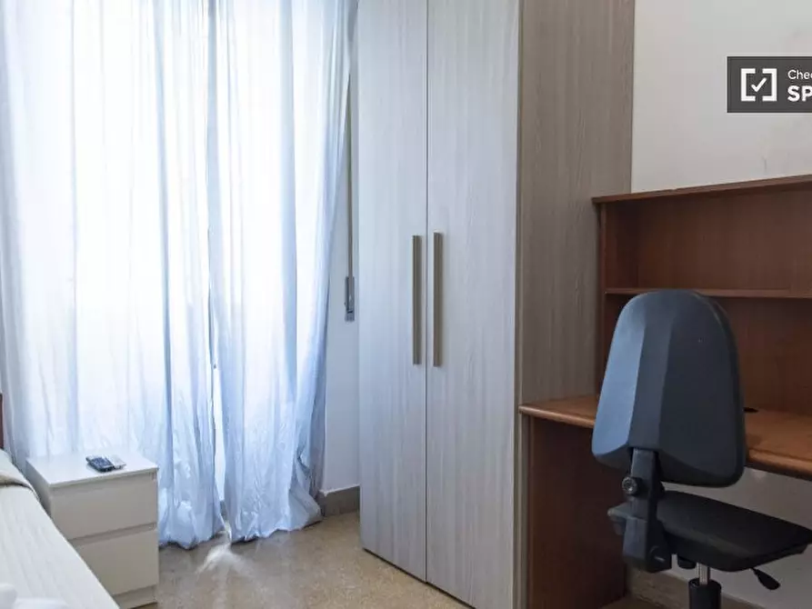 Immagine 3 di Camera condivisa in affitto  in Via Filippo Scolari a Roma