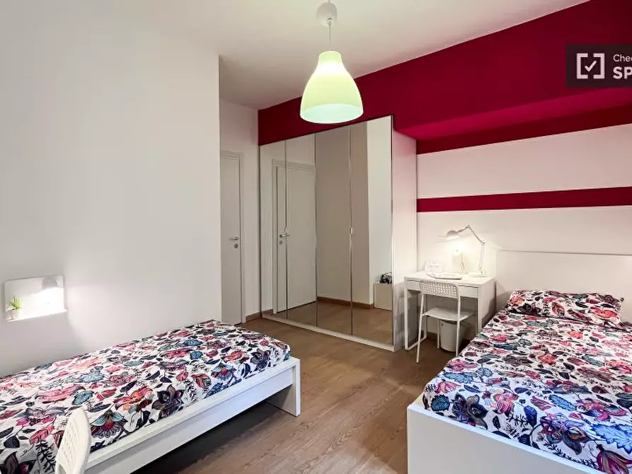 Immagine 2 di Camera condivisa in affitto  in P.za XXV Aprile a Milano