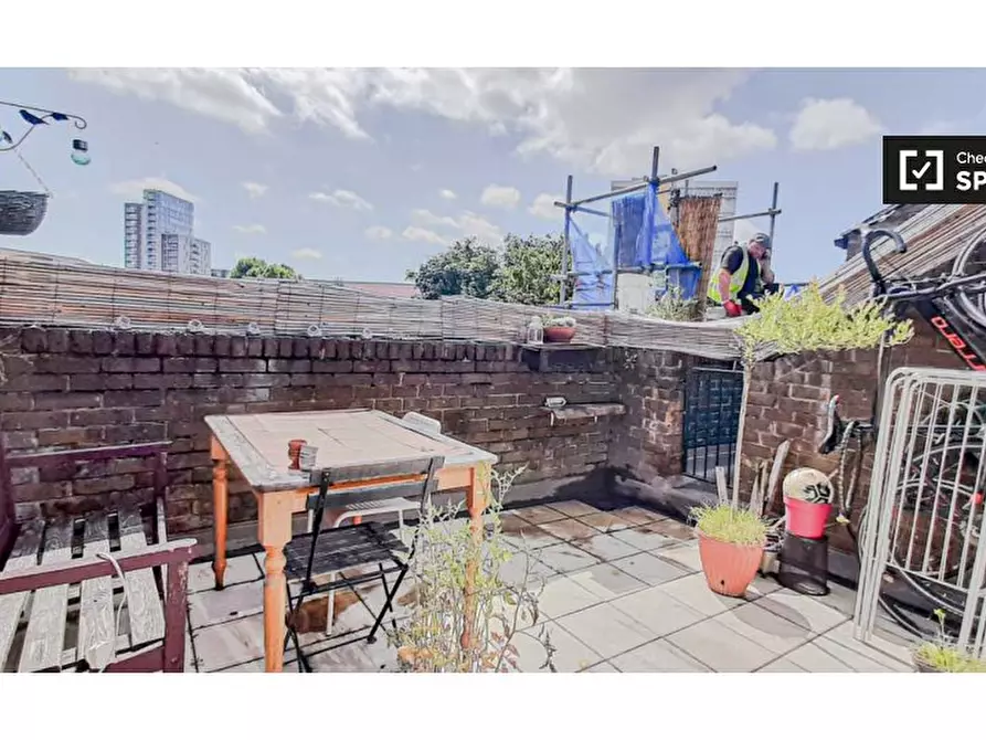 Immagine 14 di Camera condivisa in affitto  in Burwell Walk a Poplar