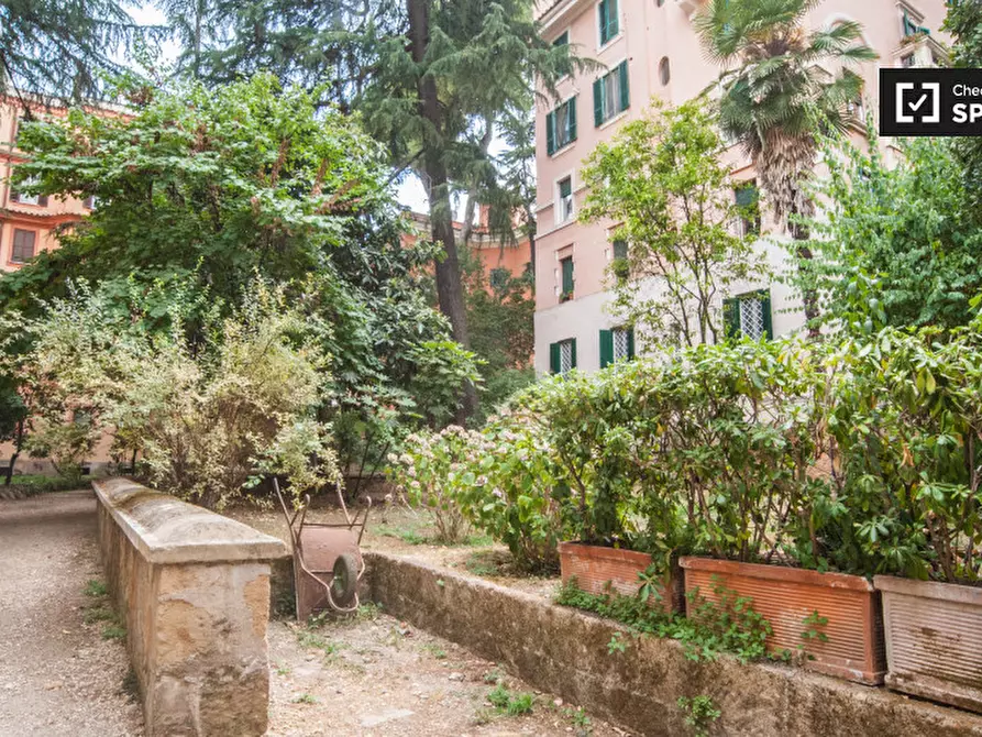 Immagine 14 di Camera condivisa in affitto  in Via Francesco Bolognesi a Roma