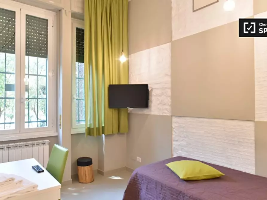 Immagine 4 di Camera condivisa in affitto  in Via dei Giovi, 00141 Roma RM, Italy a Roma