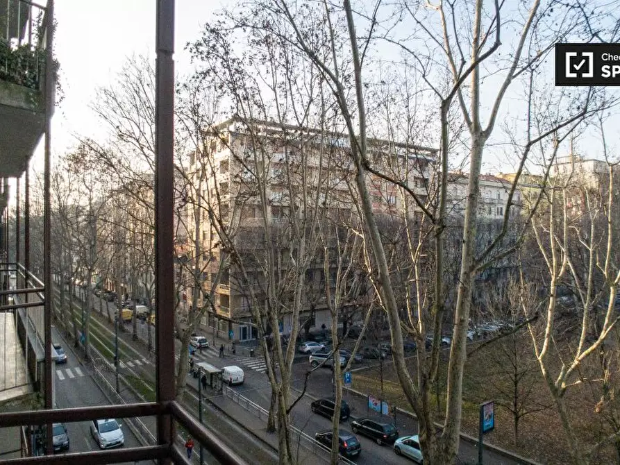 Immagine 5 di Camera condivisa in affitto  in Viale Carlo Troya a Milano